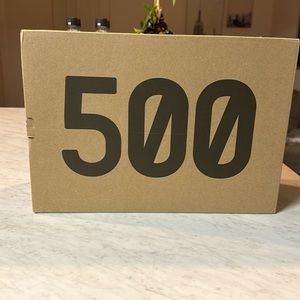 YEEZY 500 made by adidas!!!!📍